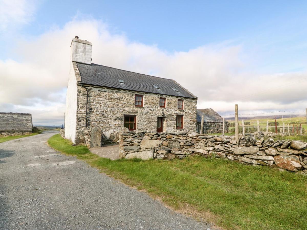 Holiday home Ereiniog